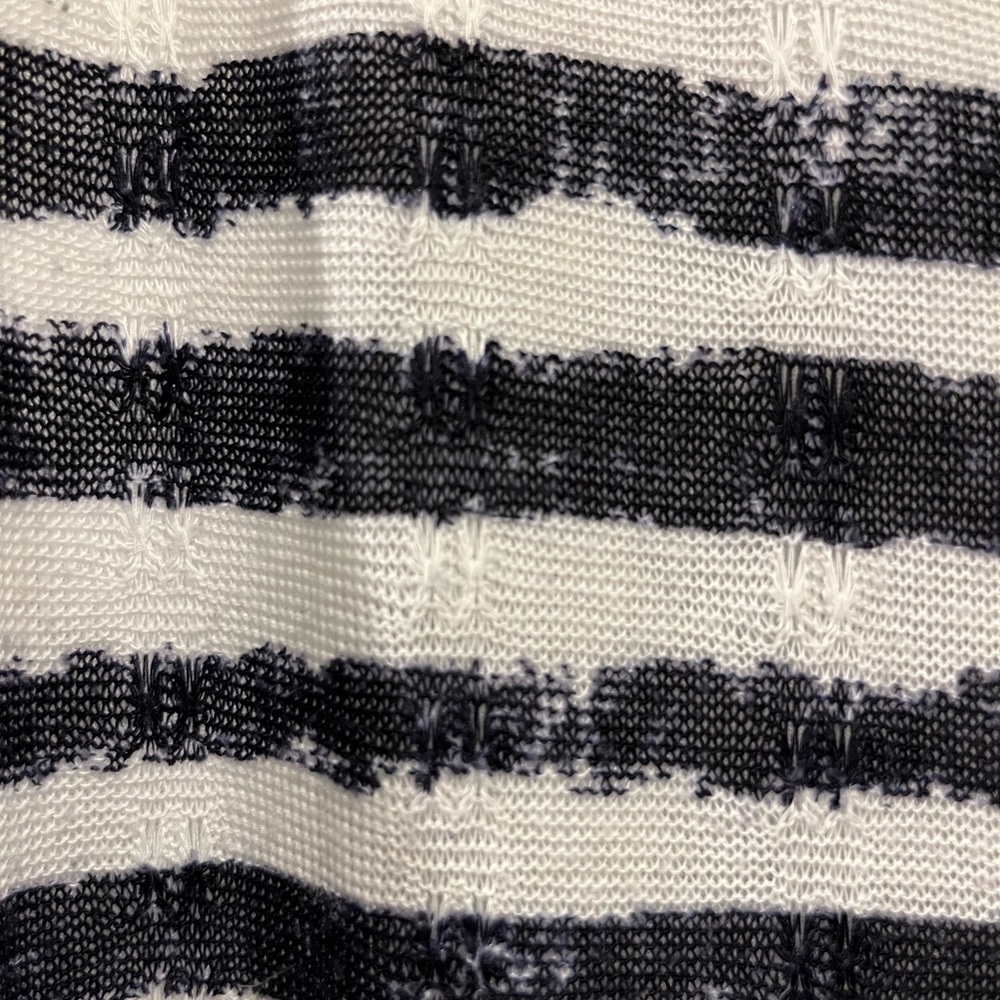 Jones New York - classy navy & white top